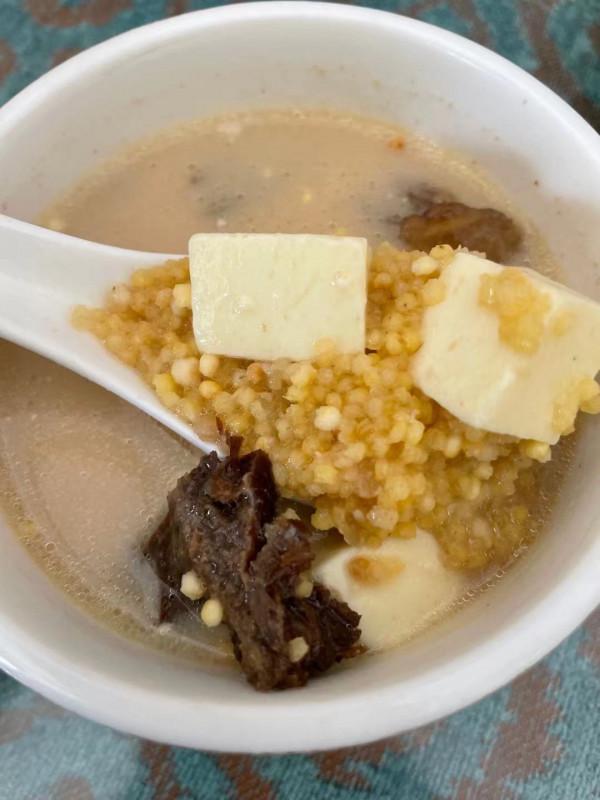 來到內蒙古,我見識到了草原民族的硬核早餐 來到內蒙古,我見識到了草原民族的硬核早餐