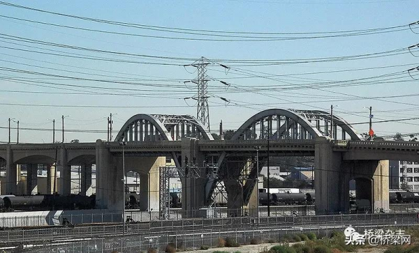 「海外橋訊」克羅埃西亞佩列沙茨大橋完工在即、迪拜無限橋開通