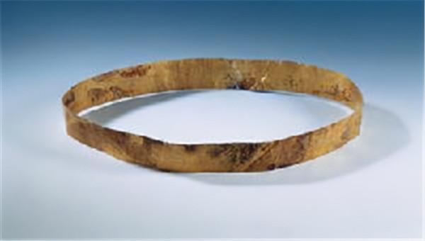 金環帶被丟路邊，風吹日曬30天無人察覺，專家意外撿拾成一級國寶