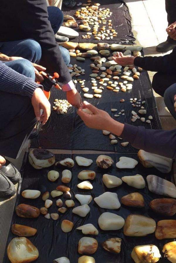 央視曝光，直播間的和田玉不能買