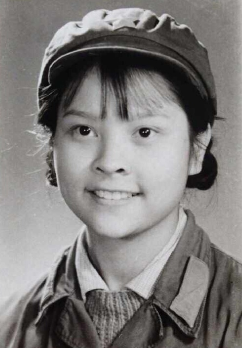 老照片：46位80年代明星軍裝照 龔雪 葛優 劉曉慶 李秀明 遲志強 傅藝偉