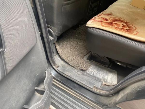 怪獸修車:翻新一輛21萬公里的路虎發現4,老爺子工地拉貨專用車 怪獸修車:翻新一輛21萬公里的路虎發現4,老爺子工地拉貨專用車