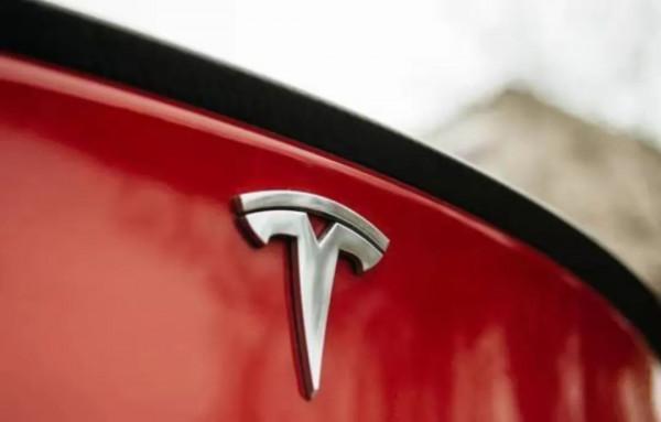 資訊「小鵬汽車非法採集人臉資料​/馬斯克再套現9億美元」