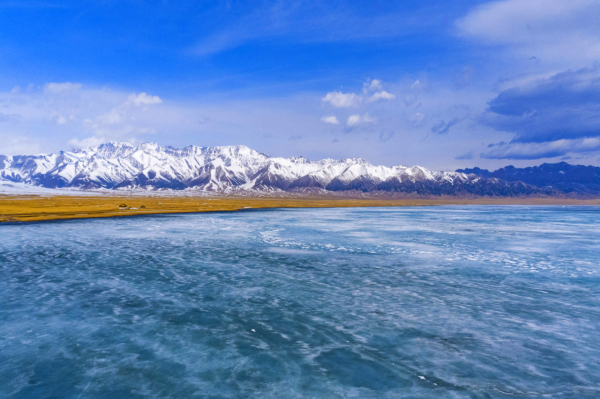 盤點中國最美的十大湖泊，夢幻般的人間仙境，僅西藏就有三個上榜