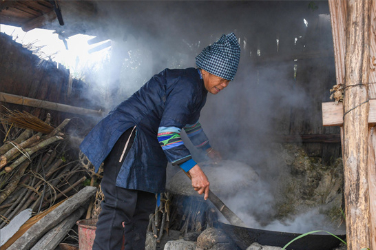 33年前，那個被印在第四版新鈔上的侗族女孩，現在是當地的貧困戶