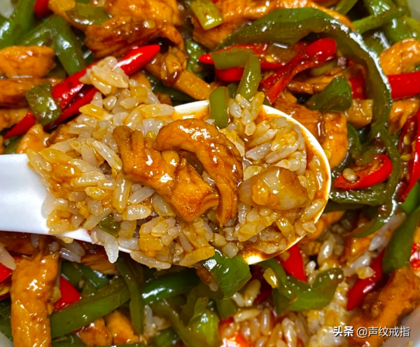 一頓飯:青椒肉絲+糖醋荷包蛋 一頓飯:青椒肉絲+糖醋荷包蛋