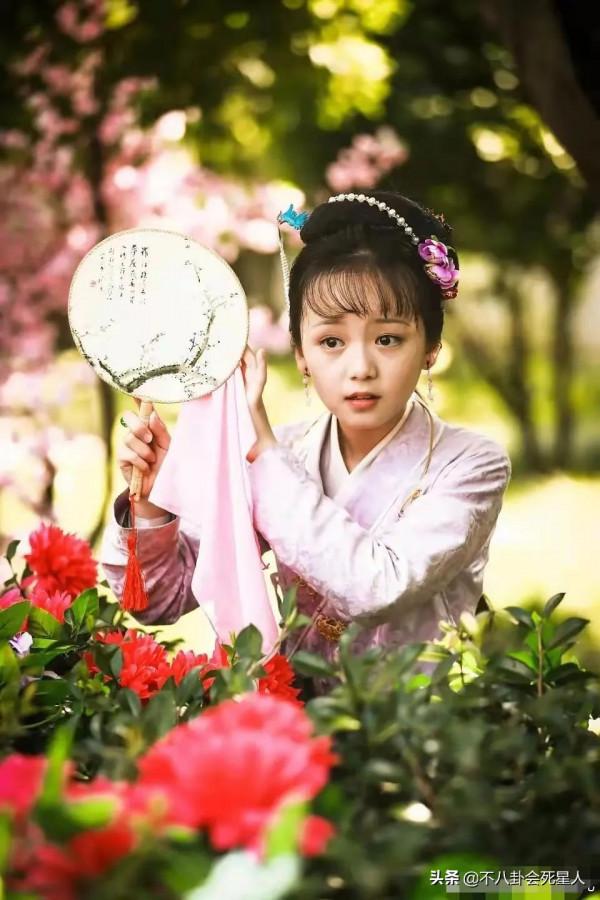 逐漸長“殘”的10位童星,有人扮相醜出圈,有人淪為路人 逐漸長“殘”的10位童星,有人扮相醜出圈,有人淪為路人