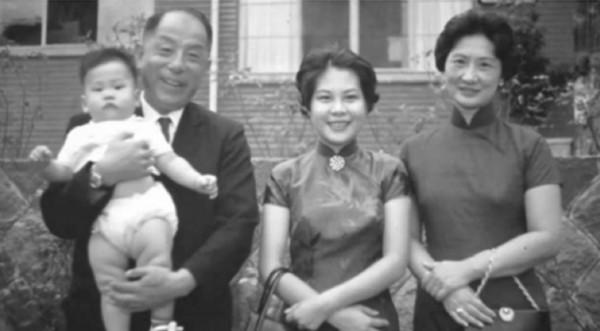 1994年,一美國航天學家來到張作霖墓前說:我代表您兒子來看您 1994年,一美國航天學家來到張作霖墓前說:我代表您兒子來看您