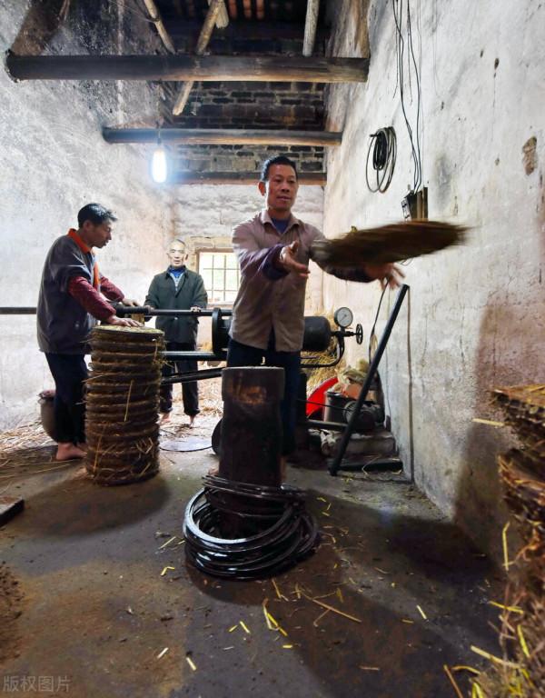 農村榨油用油枯抵加工費,誰是獲益方?油坊收取的油枯有何用途 農村榨油用油枯抵加工費,誰是獲益方?油坊收取的油枯有何用途
