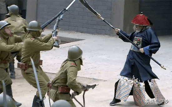 普通人用AK47能否秒殺一頭老虎？1947年7月6日蘇聯開始生產AK47