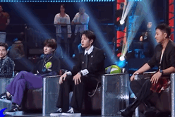 時尚就是不穿秋褲?王一博何洛洛搖了搖頭 時尚就是不穿秋褲?王一博何洛洛搖了搖頭