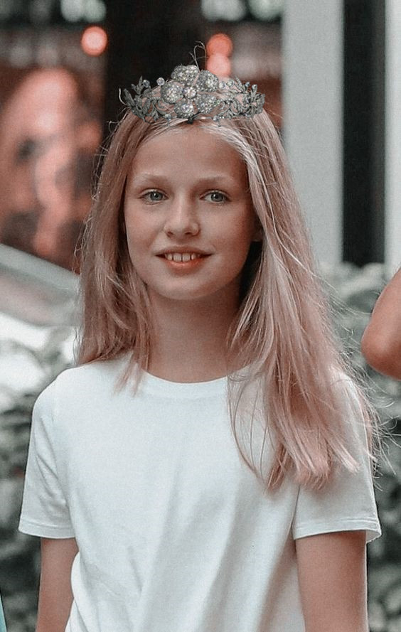 西班牙王室的8頂冠冕，萊昂諾爾和索菲亞戴上會如何呢，太漂亮了