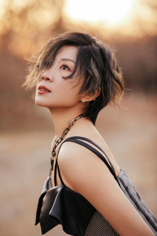 周小飛氛圍感大片出爐 一睹武打女星的俠骨柔情