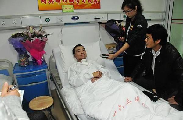 他以血肉之軀浴火救44人,燒傷達90%,後娶美嬌妻,結局幸福圓滿 他以血肉之軀浴火救44人,燒傷達90%,後娶美嬌妻,結局幸福圓滿