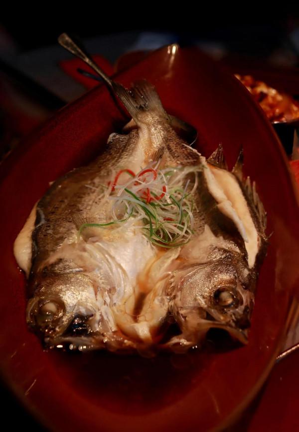 正經飯店 羊肉串意外得好吃 正經飯店 羊肉串意外得好吃