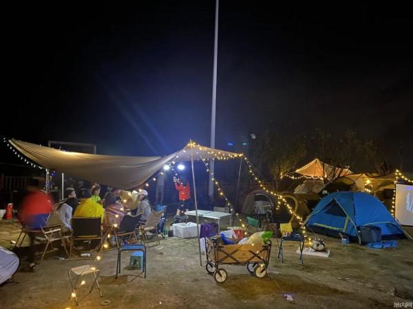 小夥花五六萬買裝備！最近不少年輕人入坑，有人卻說再也不想去了