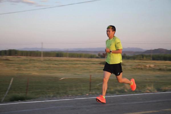 亞瑟士Metaride簡評:跑者長距離緩震首選 亞瑟士Metaride簡評:跑者長距離緩震首選