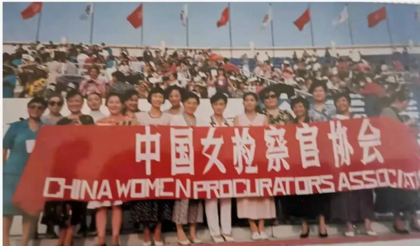 檢察故事 | 杜張玲:一家三口同獲“光榮在黨50年”紀念章 檢察故事 | 杜張玲:一家三口同獲“光榮在黨50年”紀念章