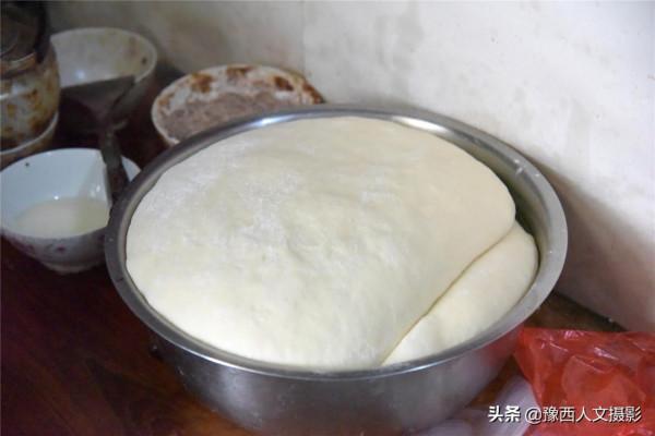 老酵母發麵容易酸，很多人駕馭不了，大叔20年經驗，只教2個絕招