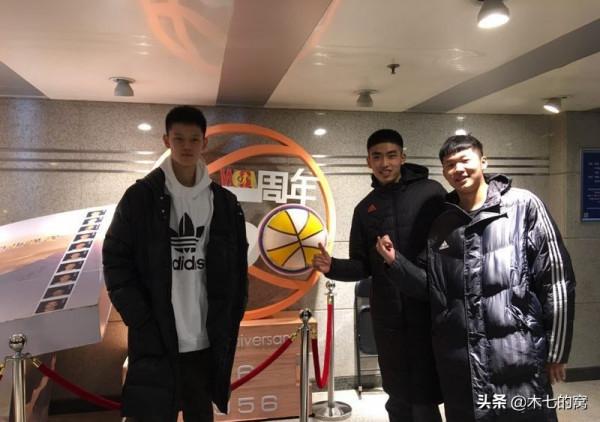 CBA賽季前瞻：北京的未來，林書豪的現在