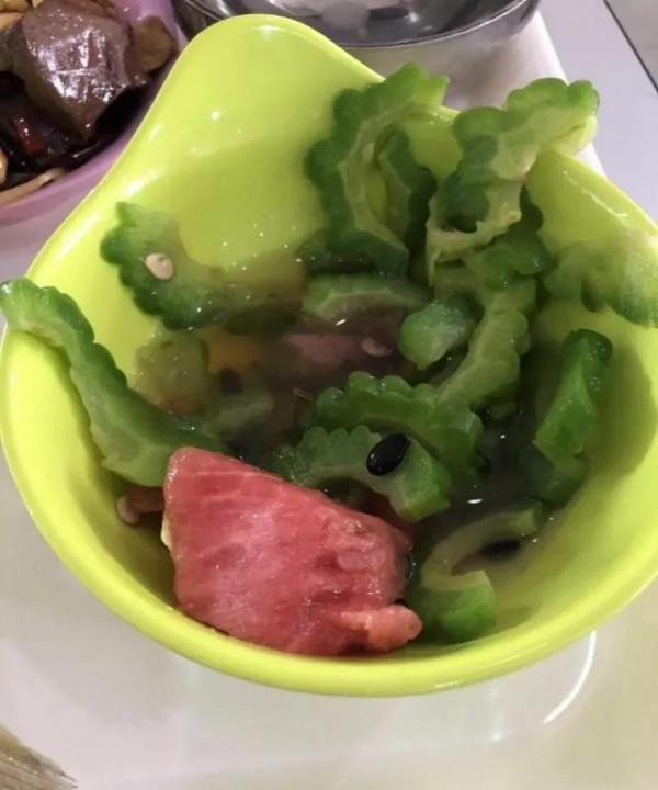 中國各地的十大“黑暗料理”，你吃過幾種？