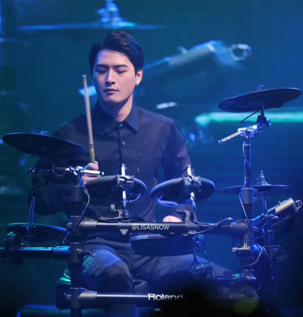 Krist王慧偵:從《一年生》暖暖學長到他泰全能藝人 Krist王慧偵:從《一年生》暖暖學長到他泰全能藝人