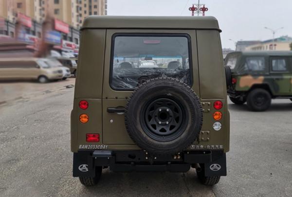 北京212三門版實車曝光，2+2座椅佈局，側開式後尾門