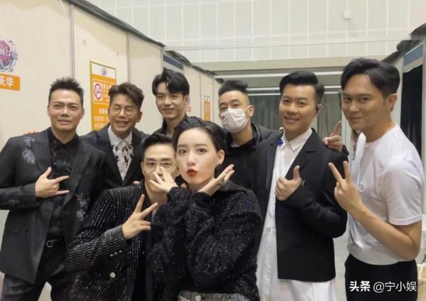 芒果臺低調舉辦“內部”晚會,5個尷尬場面意外暴露3條生存現狀 芒果臺低調舉辦“內部”晚會,5個尷尬場面意外暴露3條生存現狀