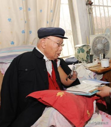 長津湖倖存者之一朱彥夫,曾在93天經歷47次手術,被譽為“活死人” 長津湖倖存者之一朱彥夫,曾在93天經歷47次手術,被譽為“活死人”