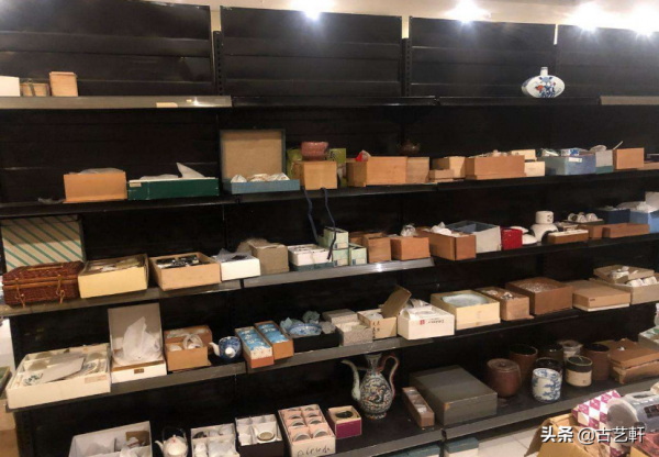 日本古玩市場Gudong Street in Qingshan 日本古玩市場Gudong Street in Qingshan