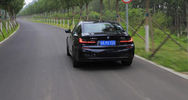 「鵬哥聊車」寶馬3繫有必要多花5萬買高功率嗎? 「鵬哥聊車」寶馬3繫有必要多花5萬買高功率嗎?