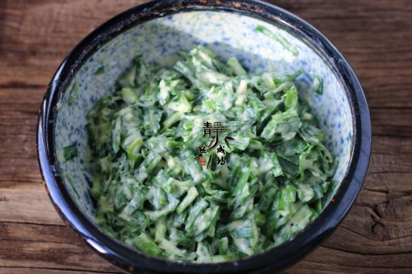 春天多吃韭菜，教大家一個百吃不厭的做法，清香酥嫩，隨手就做好