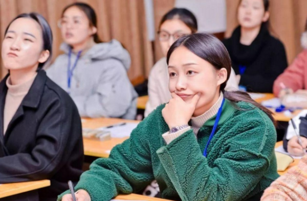 3類大學生很“幸運”，畢業後可直接入編入崗，還不用參加考試