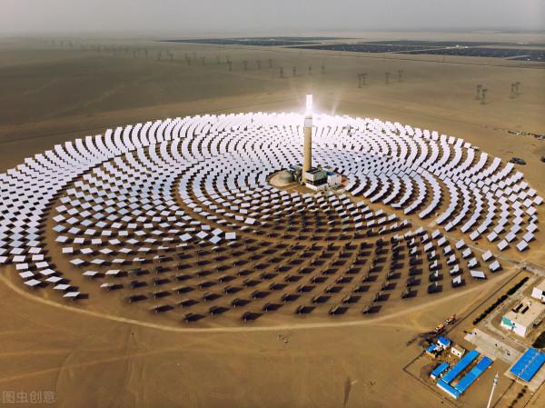 1.2萬面鏡子，兩萬噸熔鹽，中國在荒漠建的亞洲最大熔鹽式發電站