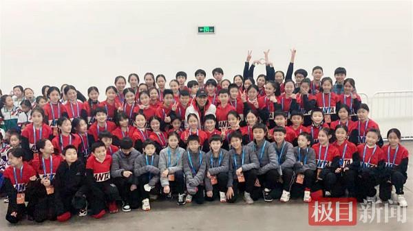 剛進校一個月就被導演選中，北京冬奧會開幕式上有隻湖北&OpenCurlyDoubleQuote;和平鴿&rdquo;