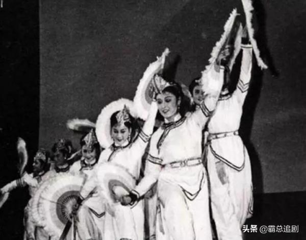 “阿詩瑪”楊麗坤：從“第一美人”到“精神失常”，是誰害了她？