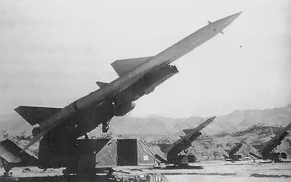 國防部第五研究院，院內保密極嚴，每個區域設警衛，不準互相串通