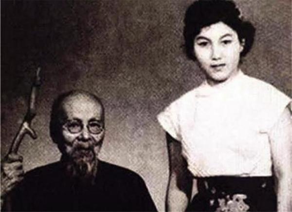 56歲齊白石看上朋友家18歲保姆，為示好送畫一幅，如今拍價9200萬