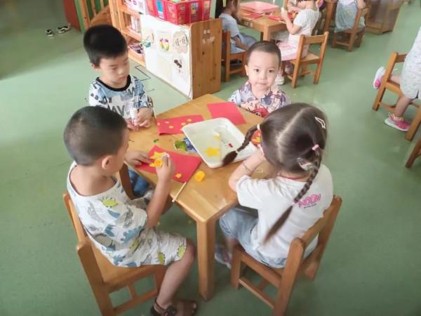 童心迎國慶 共築成長夢——記淥渚鎮中心幼兒園迎國慶活動 童心迎國慶 共築成長夢——記淥渚鎮中心幼兒園迎國慶活動
