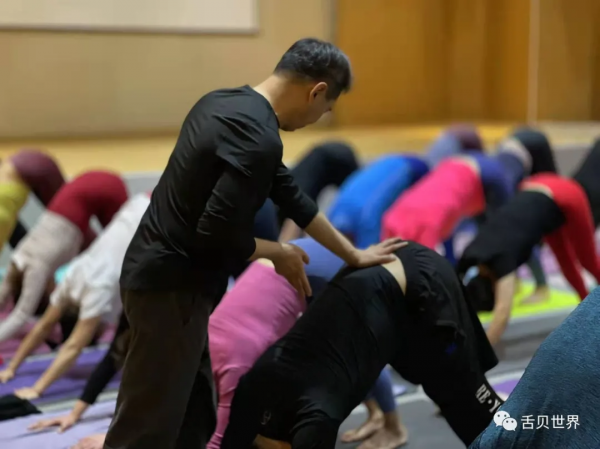 重複的意義：新年瑜伽108拜日式