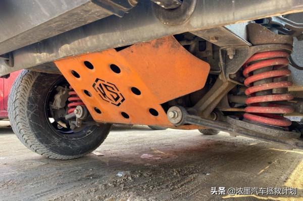 「分明稜角」整備一臺來自北國的拉達，解鎖下你心中的獨特小個性