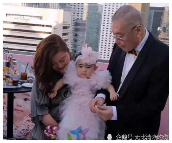 82歲老藝術家為一歲女兒慶生，傳言還要生二胎