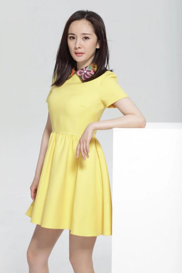 楊冪某品牌廣告定妝照