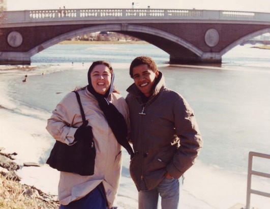 奧巴馬：初戀不是米歇爾，22歲愛上25歲混血美女，18個月後被分手