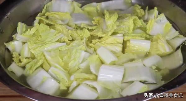 白菜吃了幾十年，這樣做第一次見，真是太厲害了，營養下飯又解饞
