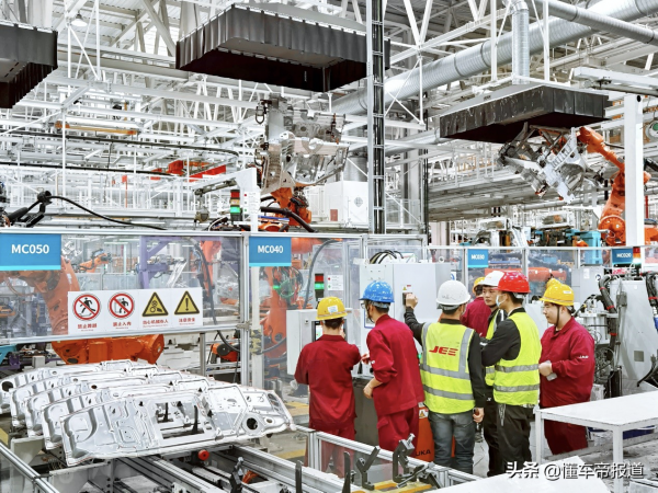 斬將2022|“瘋狂”的特斯拉、“變天”的蔚小理，今年誰主沉浮？