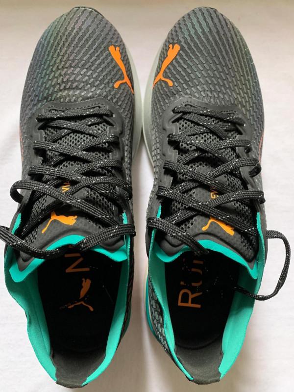 夜跑需要反光跑鞋 安全係數大大增加