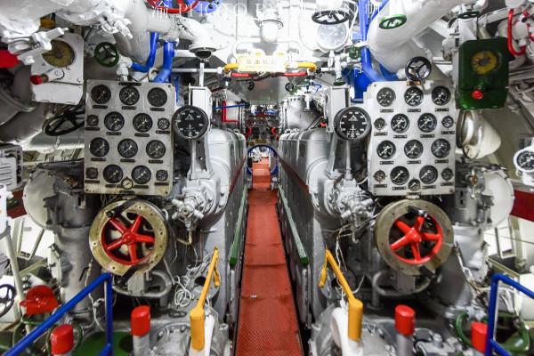 厲害了我的國！參觀神秘的潛艇內部，40年前已如此先進，必須點贊