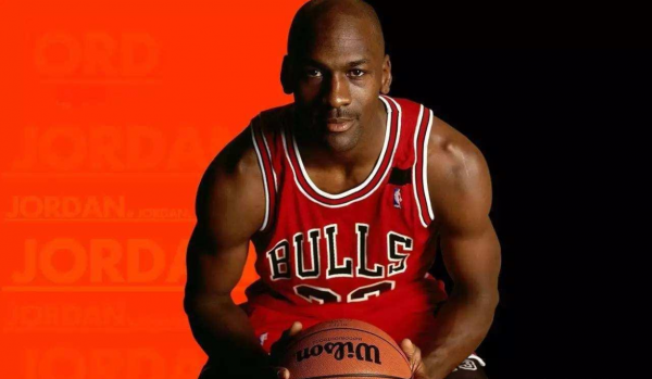 既然韋德被看作是歷史第三分衛，那麼他和喬丹相比，差距還有多大