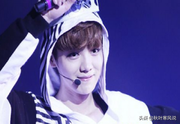 鹿晗是體育全能人才?近日又和關曉彤打羽毛球,引來粉絲圍觀 鹿晗是體育全能人才?近日又和關曉彤打羽毛球,引來粉絲圍觀